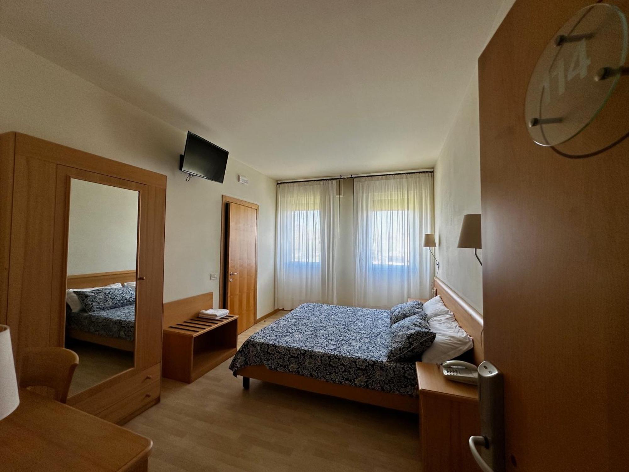 Hotel Ponte Molo Порто-Толле Экстерьер фото