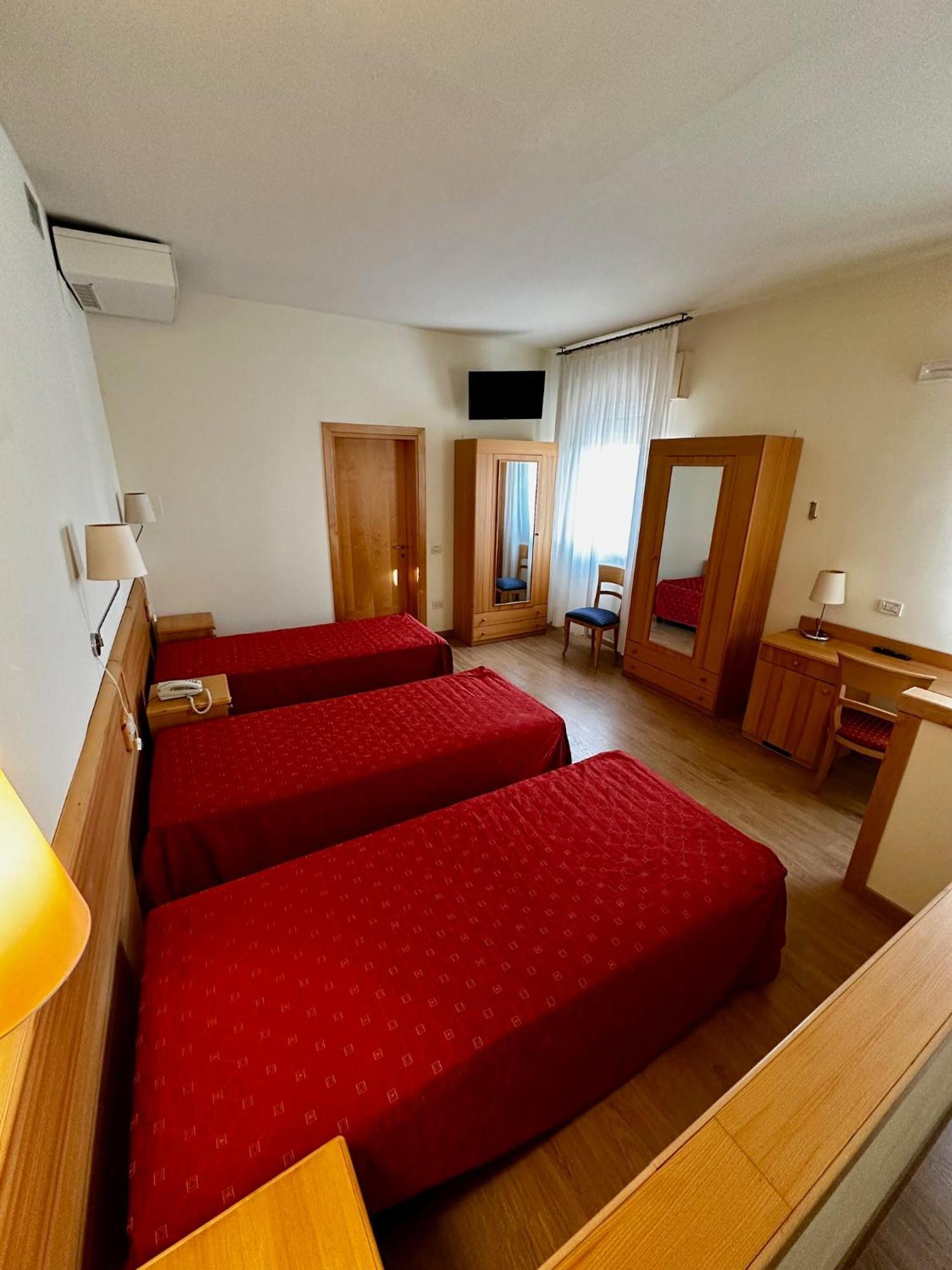 Hotel Ponte Molo Порто-Толле Экстерьер фото