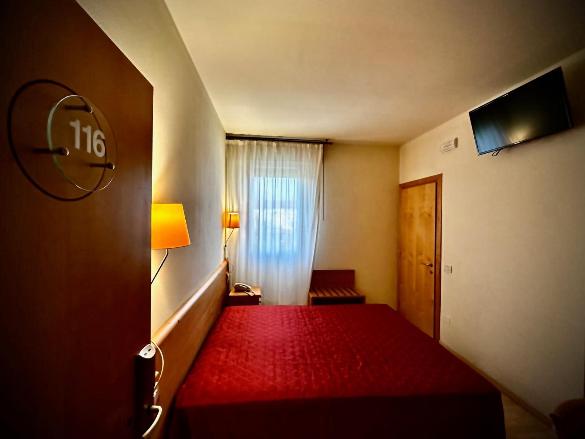Hotel Ponte Molo Порто-Толле Экстерьер фото
