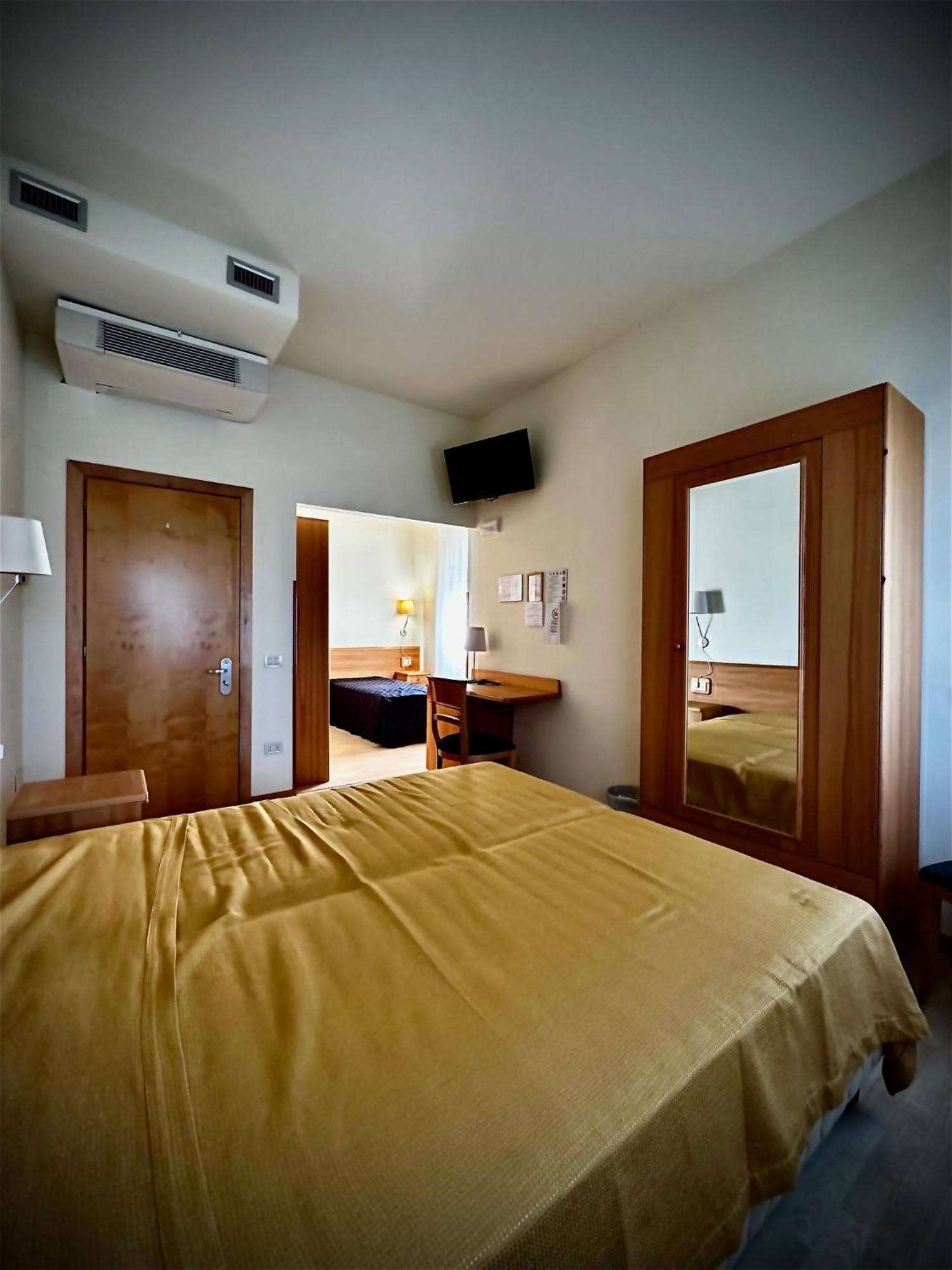 Hotel Ponte Molo Порто-Толле Экстерьер фото